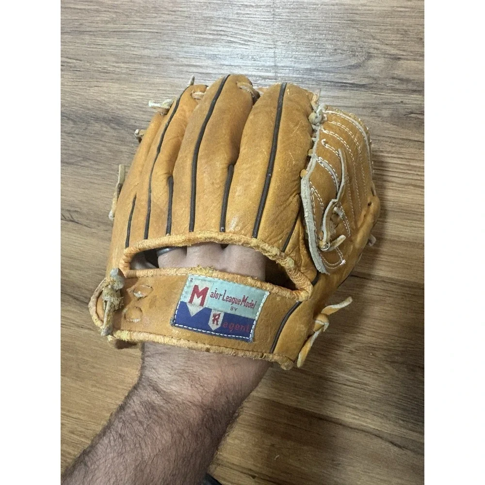 Vintage Regent Major League Model Leather Baseball Glove Brown Youth Mitt